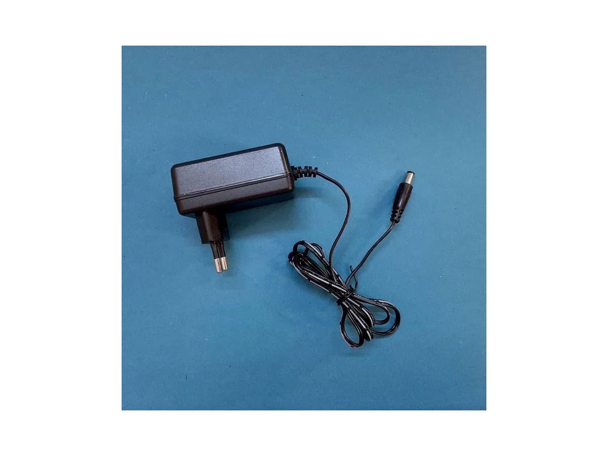 شارژر باتری لیتیوم یون سه سل سانی بت مدل 3S-1A